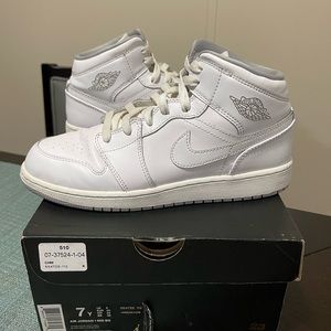 Jordan 1 Mid